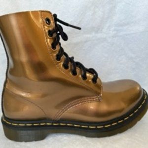 Dr. Martens Pascal 8-eye Spectra Patent Metallic Gold Lace Up Combat Boots Sz 8